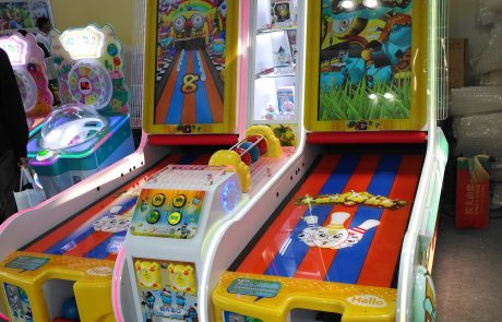 2022 Best Kids Bowling Game Arcade Machine For Sale|Bowling Video Arcade Machine For Family Game Center