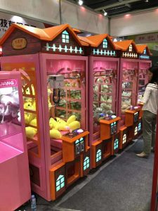 Coin Operated Mini Toy Claw Machine|2022 Best Small Claw Machine For Sale