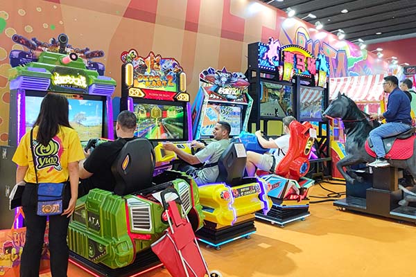 Drive-Racing-Video-Arcade-Game-Machines-at-YUTO-GTI-BOOTH